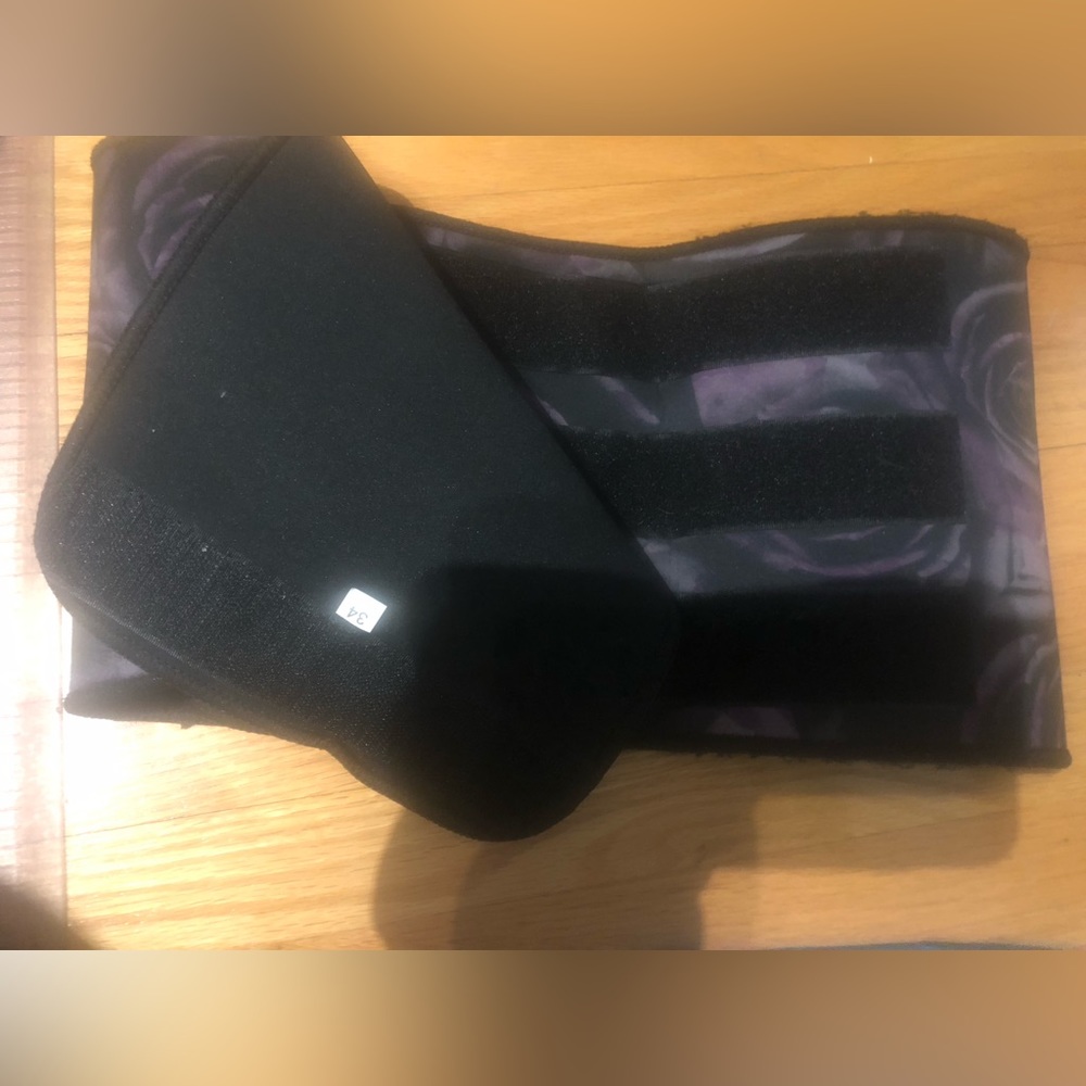 Waist trainer - neoprene with Velcro closure
